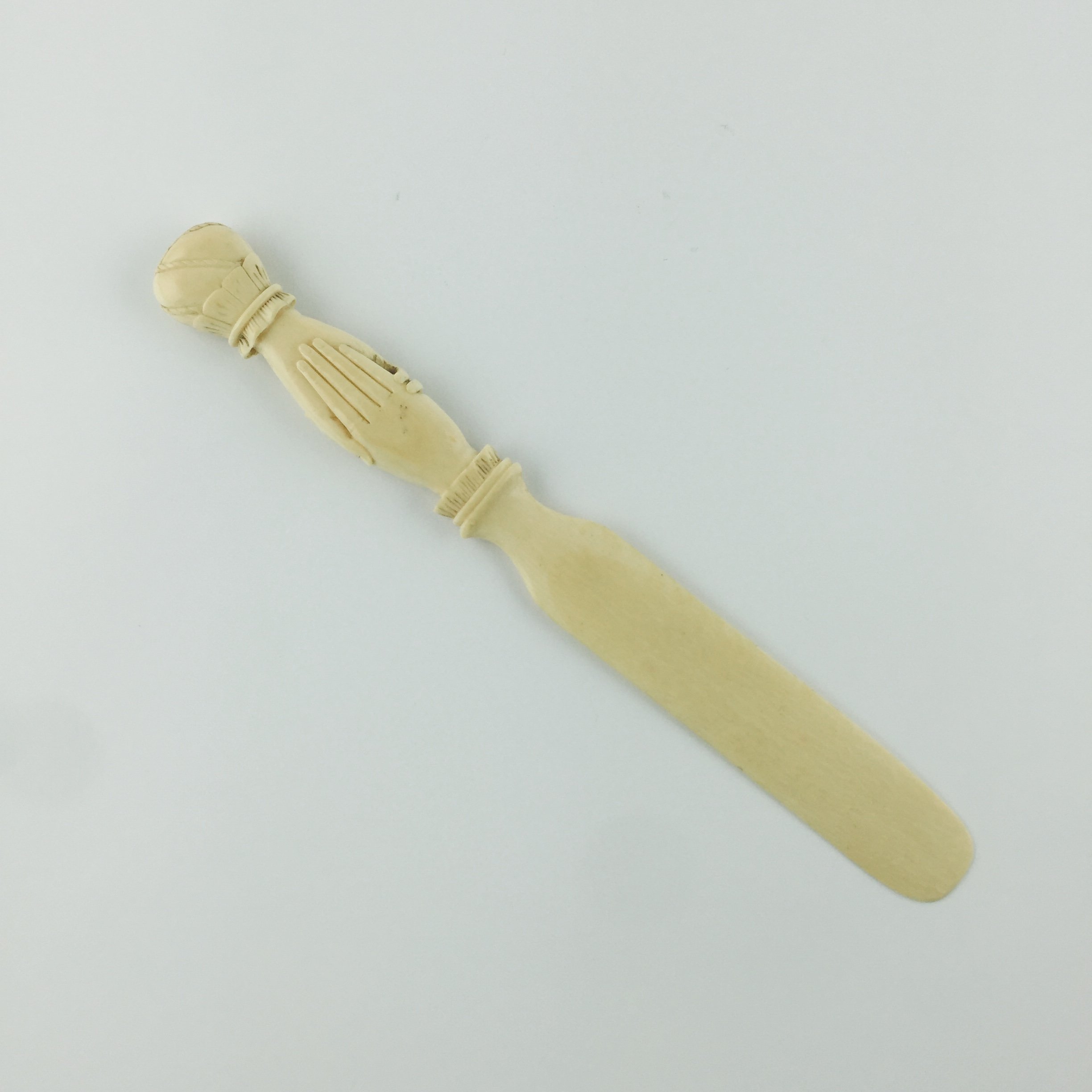 Abrecartas en marfil