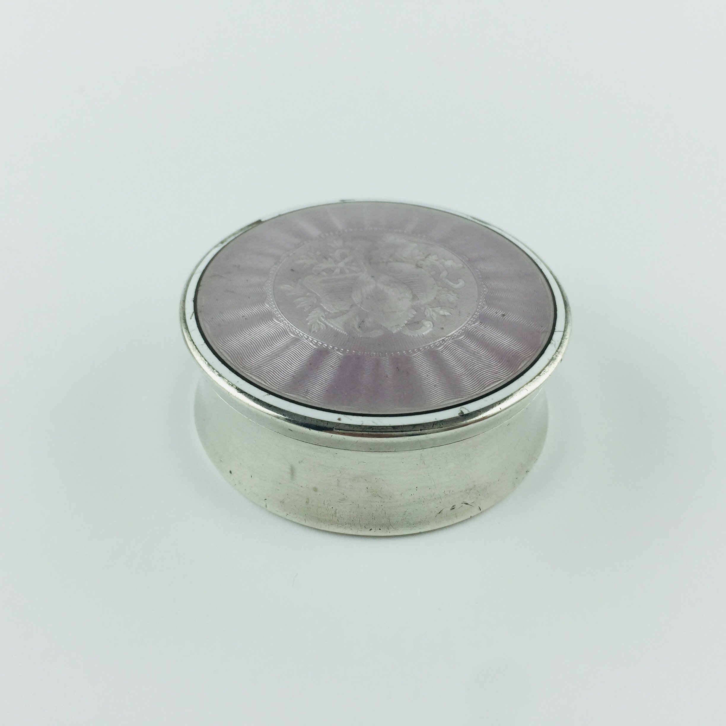 Caja de sobremesa en plata