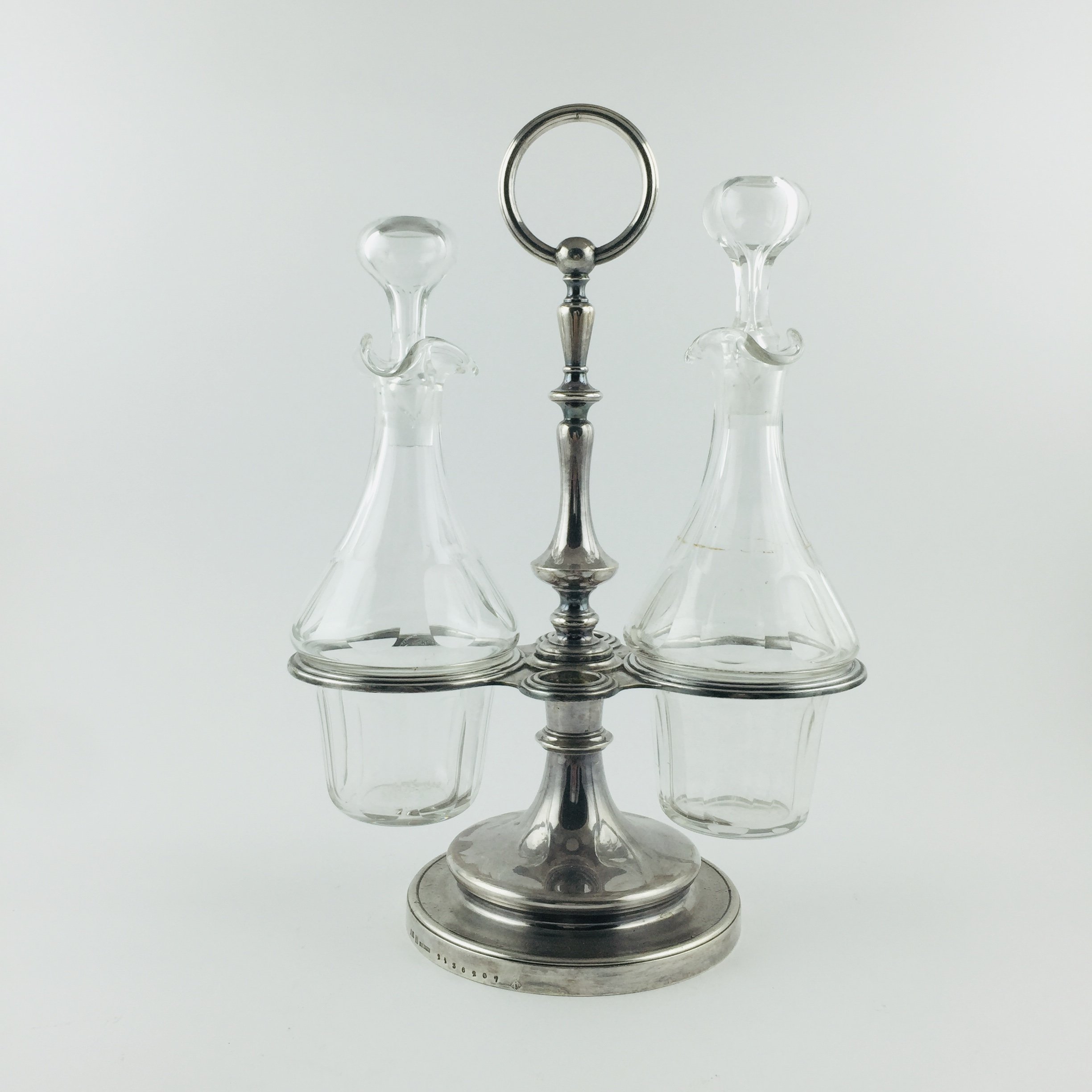 Juego de aceitera en cristal y metal plateado