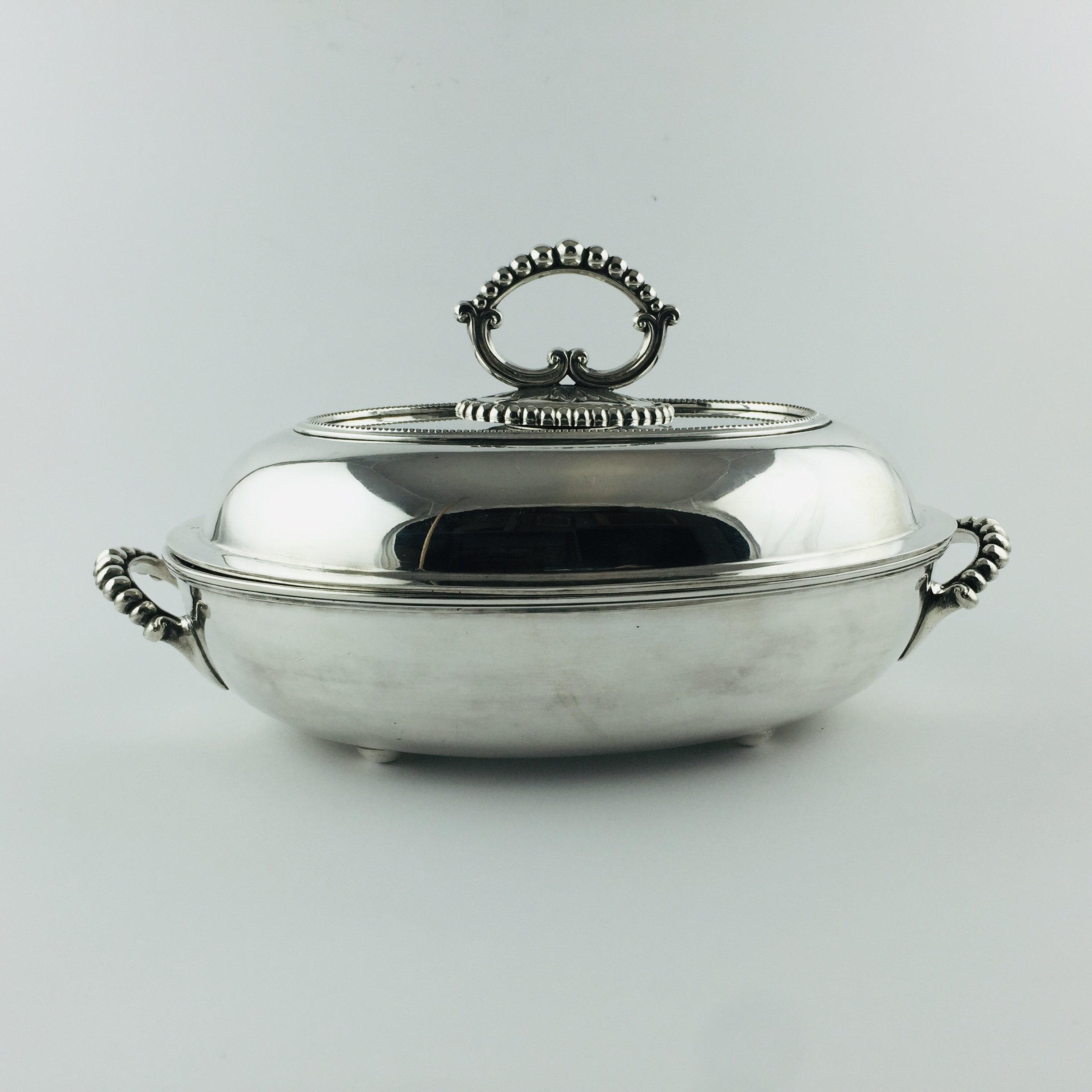 Guisera en metal plateado