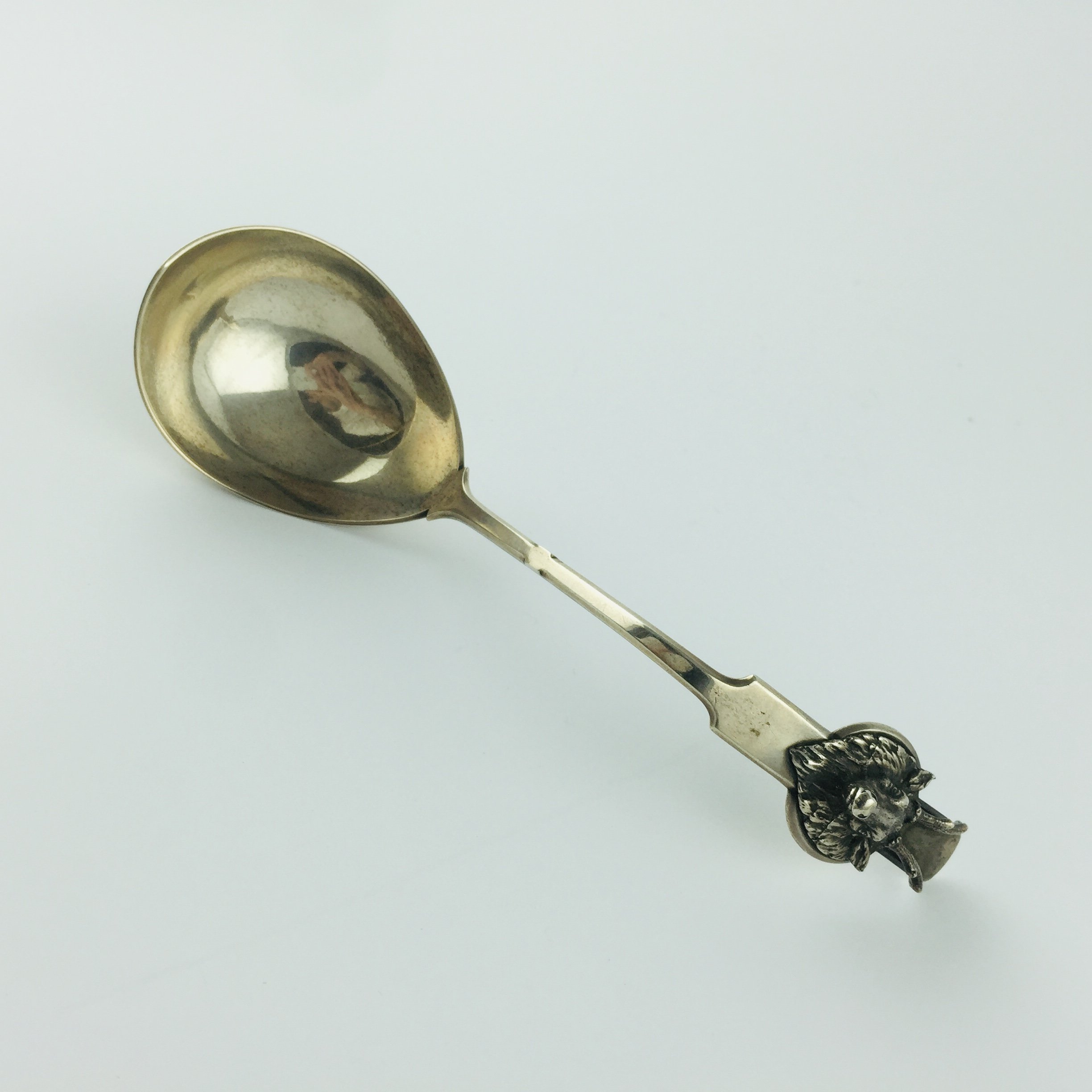 Dos cucharones en plata