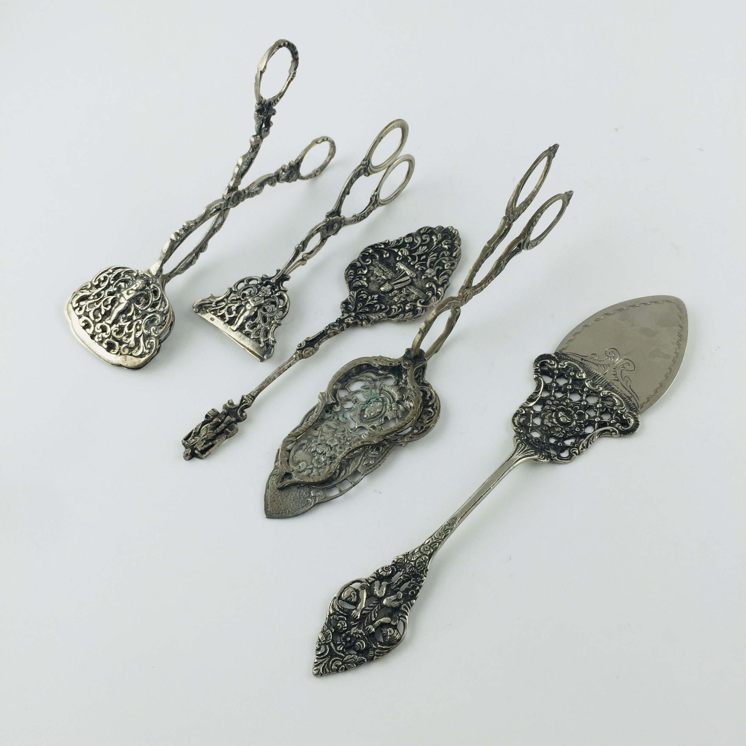 Piezas de servir en plata