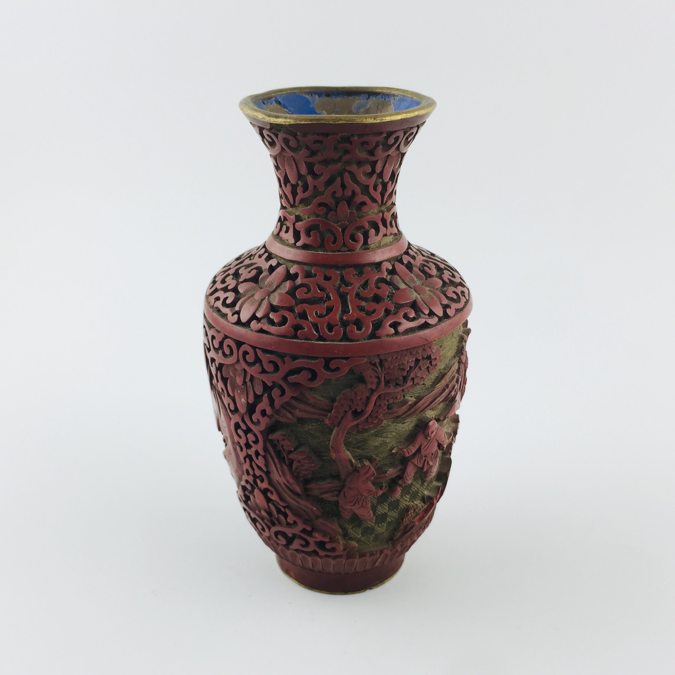 Florero chino en laca cinabrio