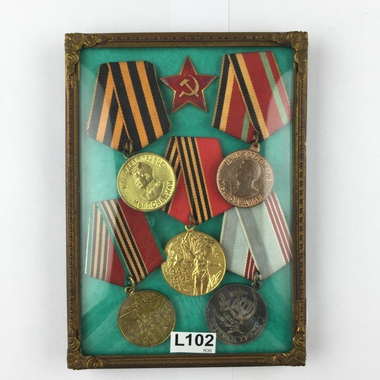 Cinco condecoraciones soviéticas