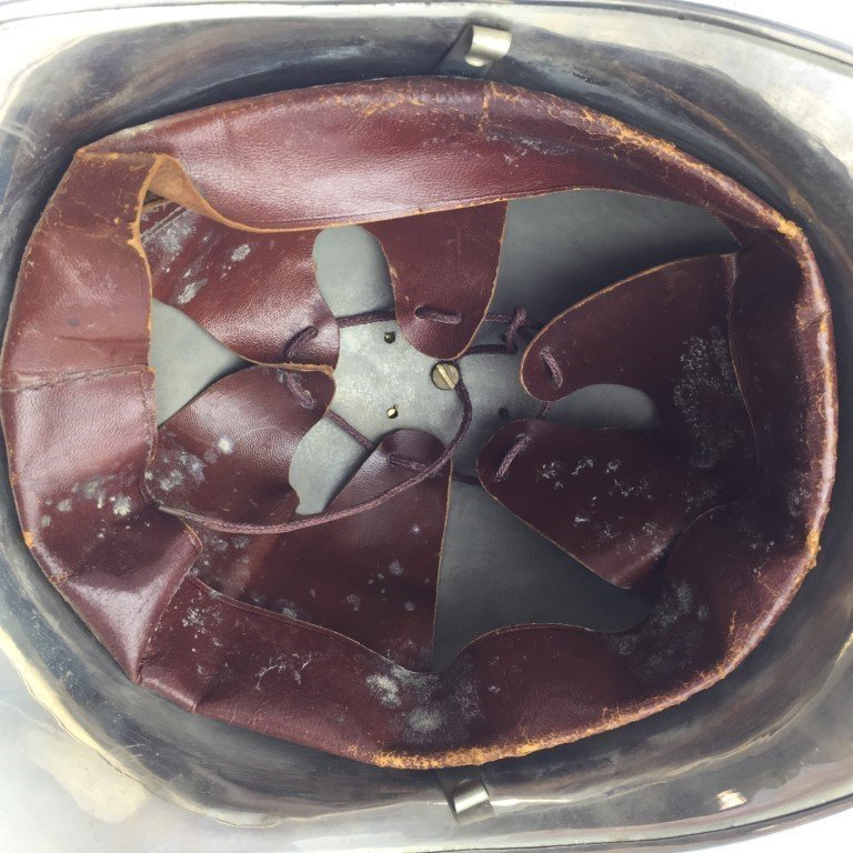 Casco en metal - Imagen 2