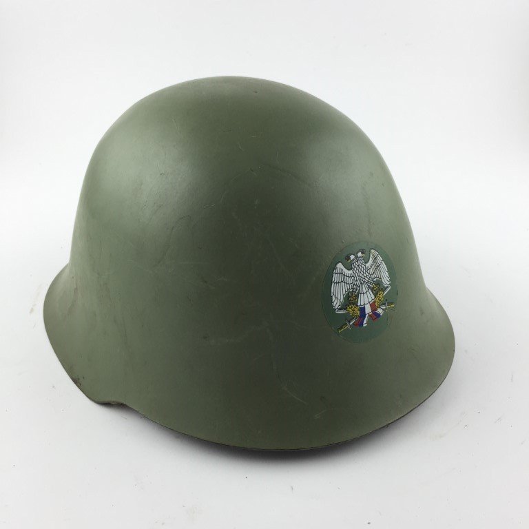 Casco militar yugoslavo