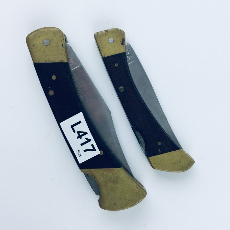 Dos navajas estadounidenses