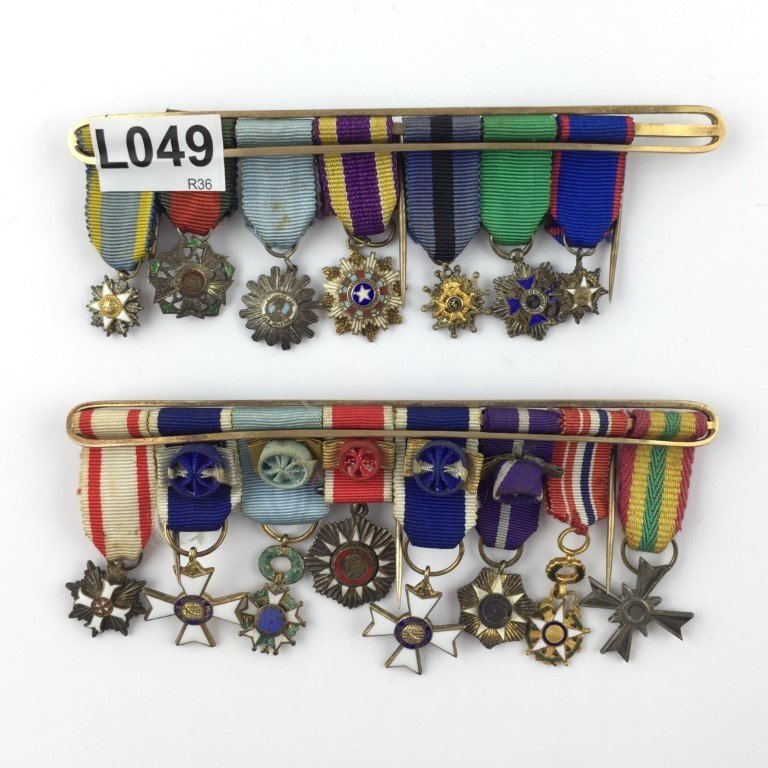 Par de barras con condecoraciones