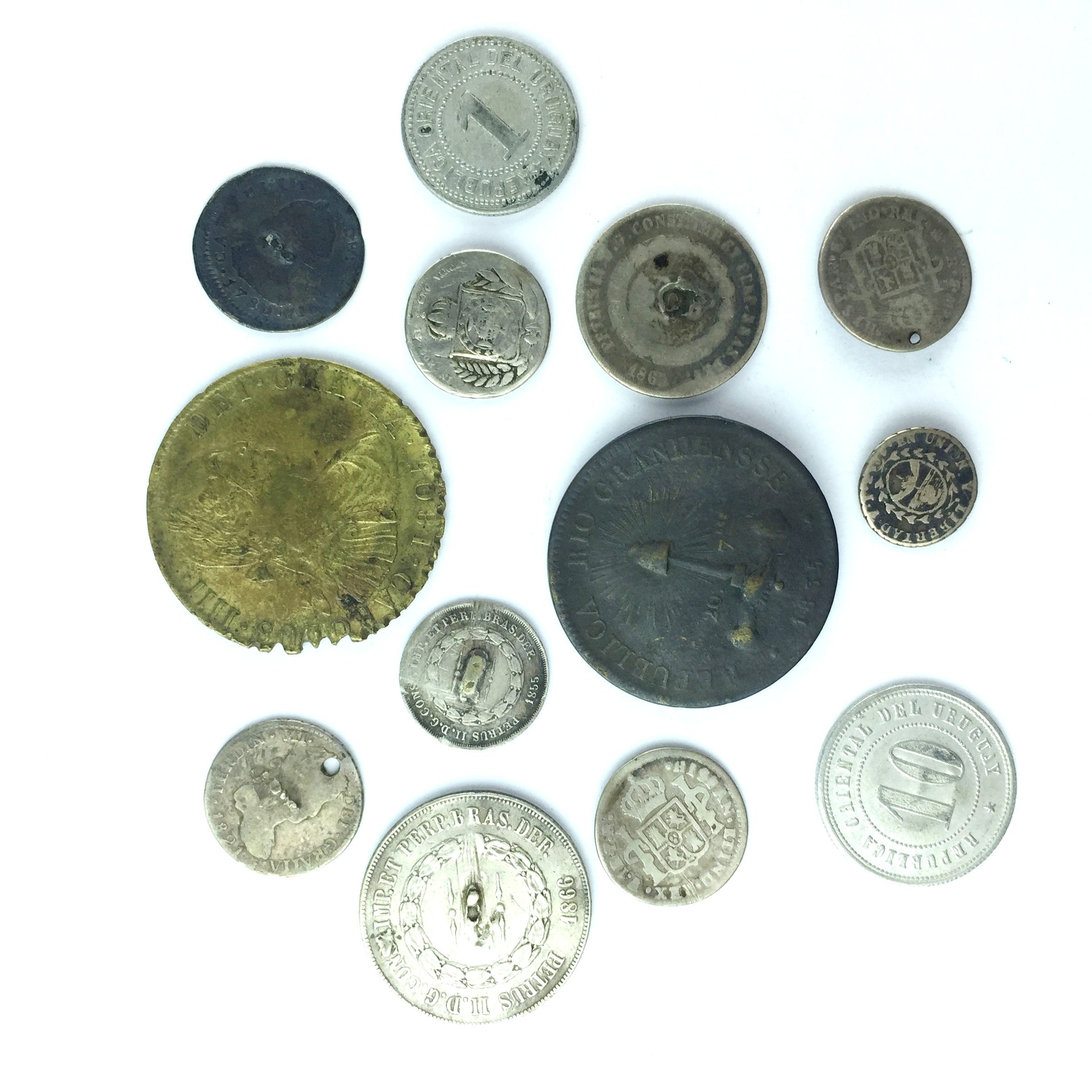 Botones gauchos y fichas de estancia