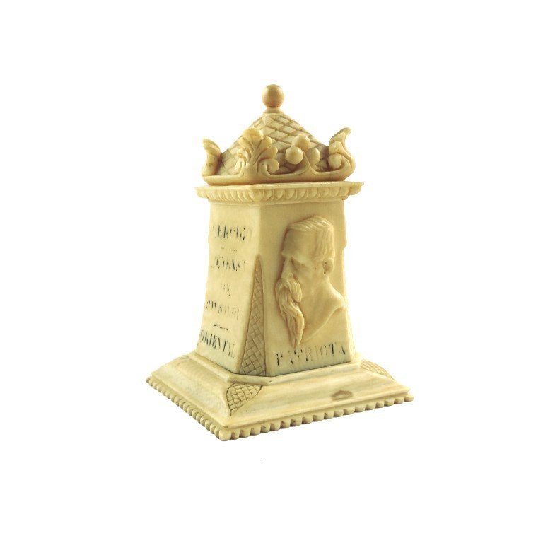 Pisapapeles Leandro Gómez