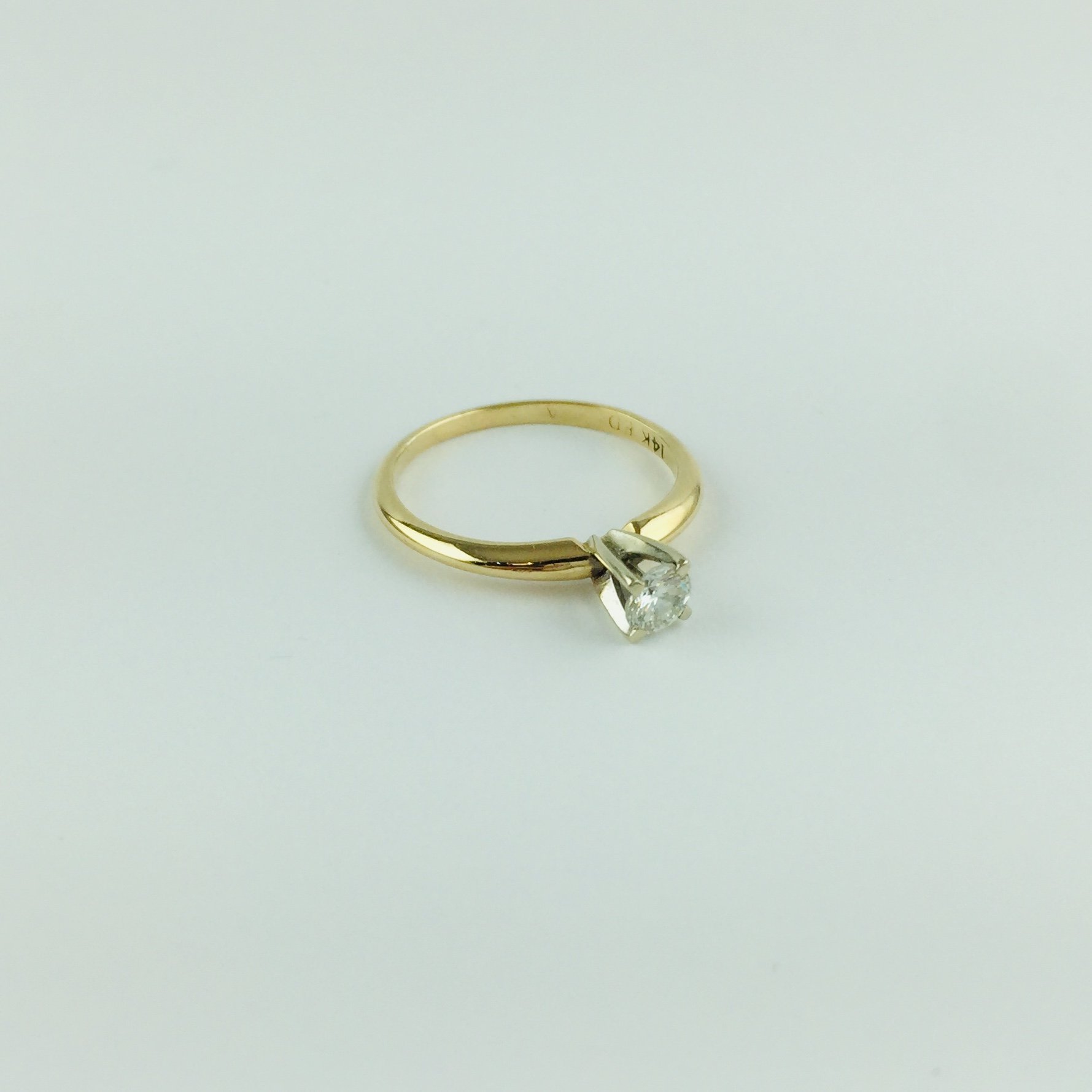 Anillo oro 14 K y brillante