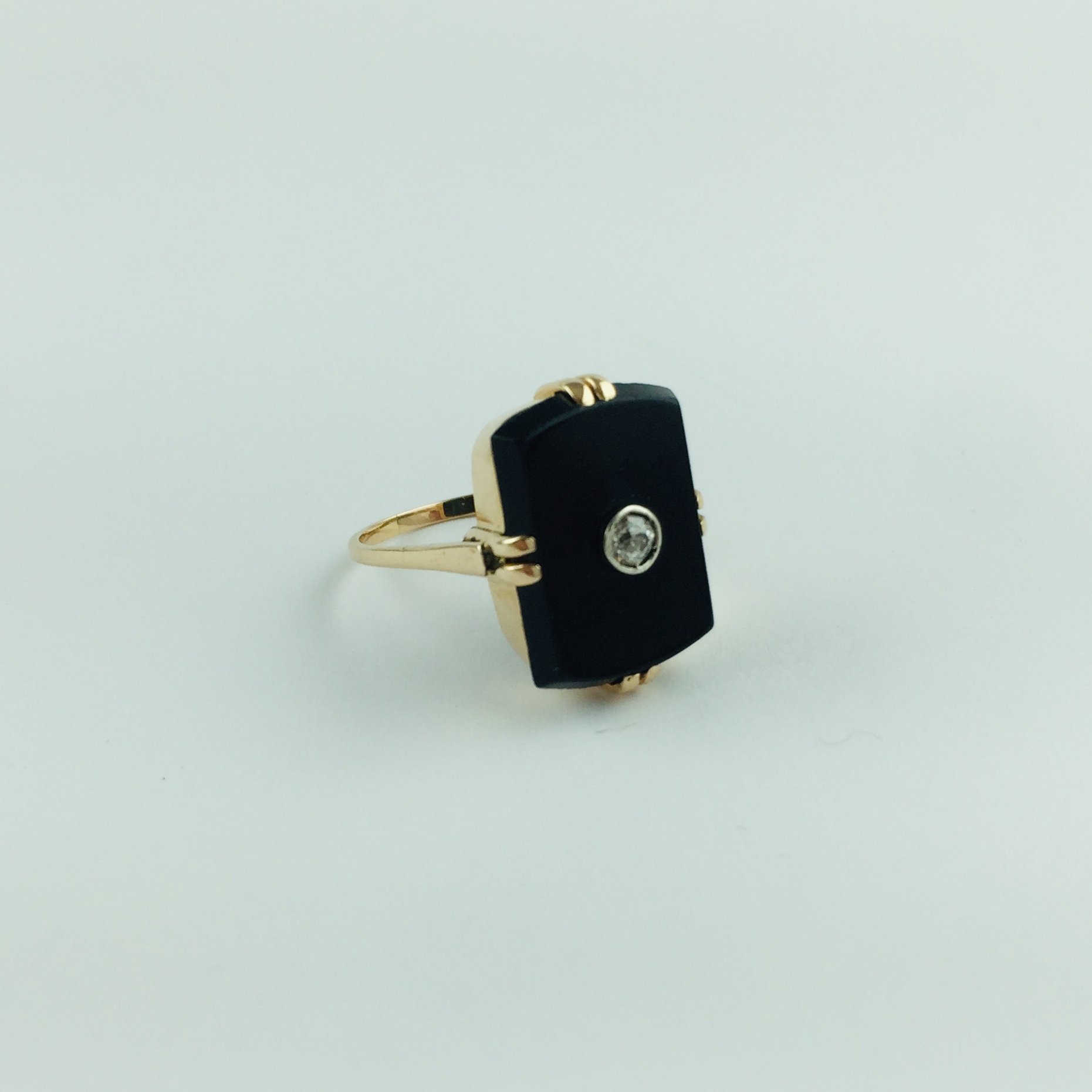Anillo oro 18 K, ónix y brillante