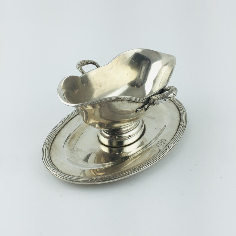 Salsera en metal plateado