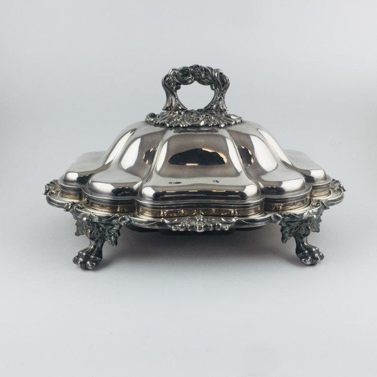 Centro de mesa en metal plateado