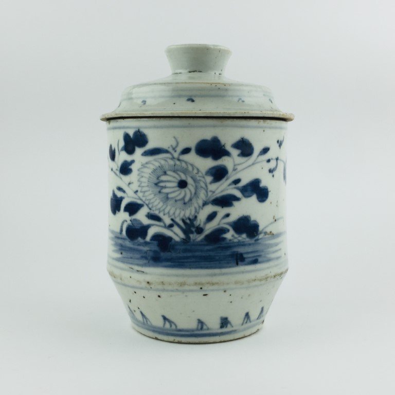 Pote chino en porcelana