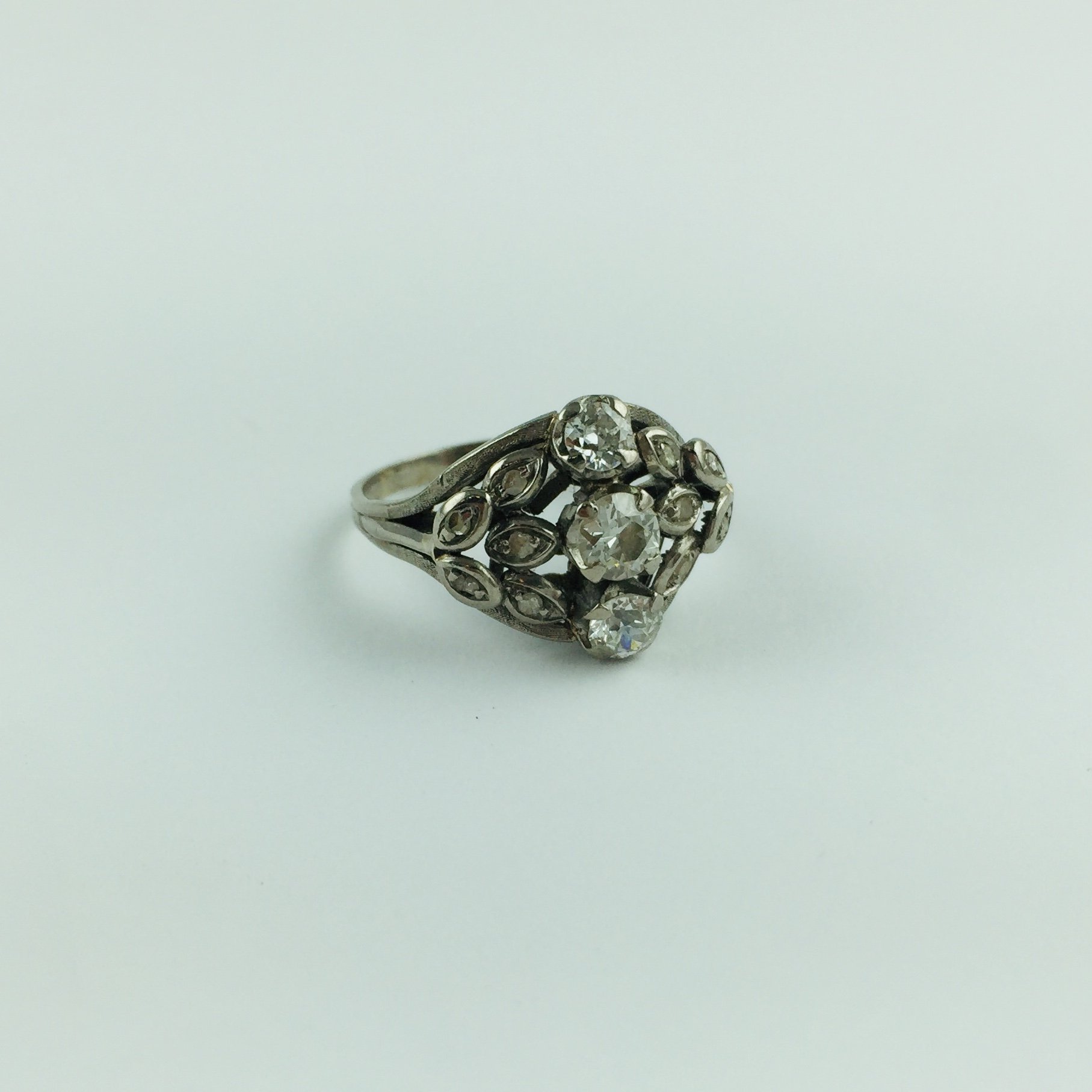 Anillo oro 18, brillantes y diamantes