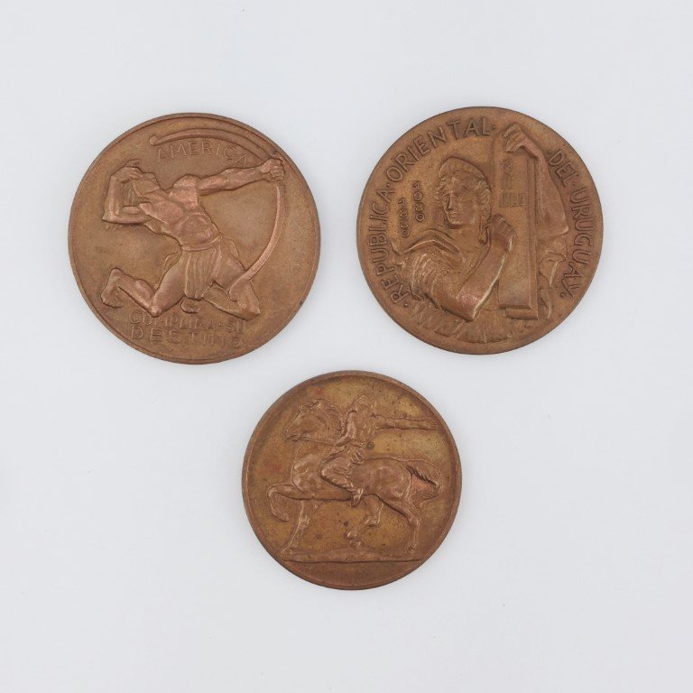 Tres medallas Zorrilla de San Martín