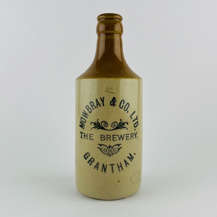 Tres botellas inglesas en gres