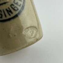 Tres botellas inglesas en gres - Imagen 2