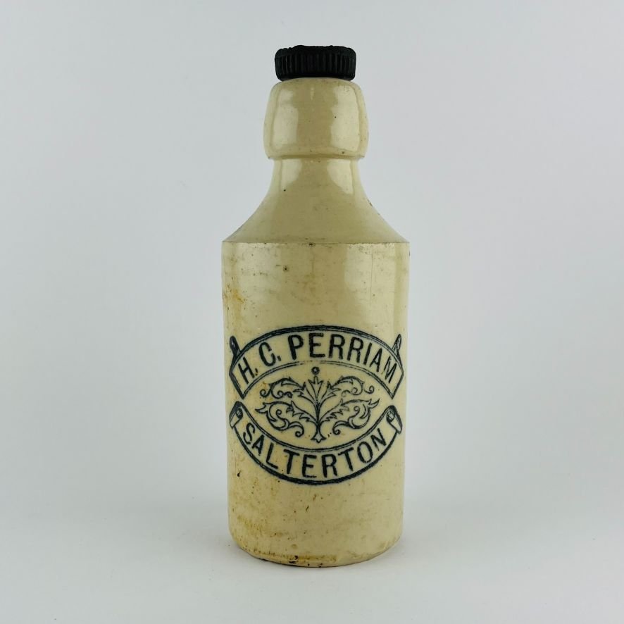 Tres botellas inglesas en gres