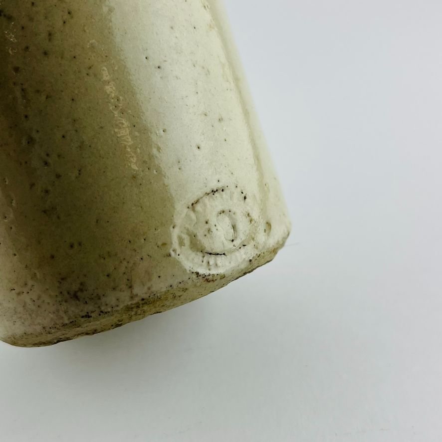 Tres botellas inglesas en gres - Imagen 2