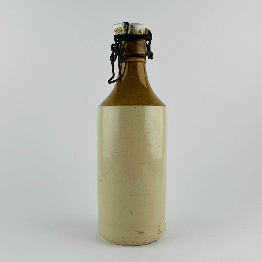 Botella escocesa en gres