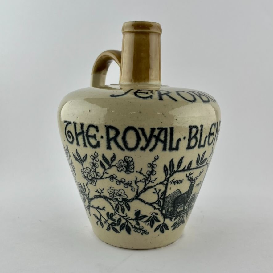 Tres botellas de whisky en gres - Imagen 13