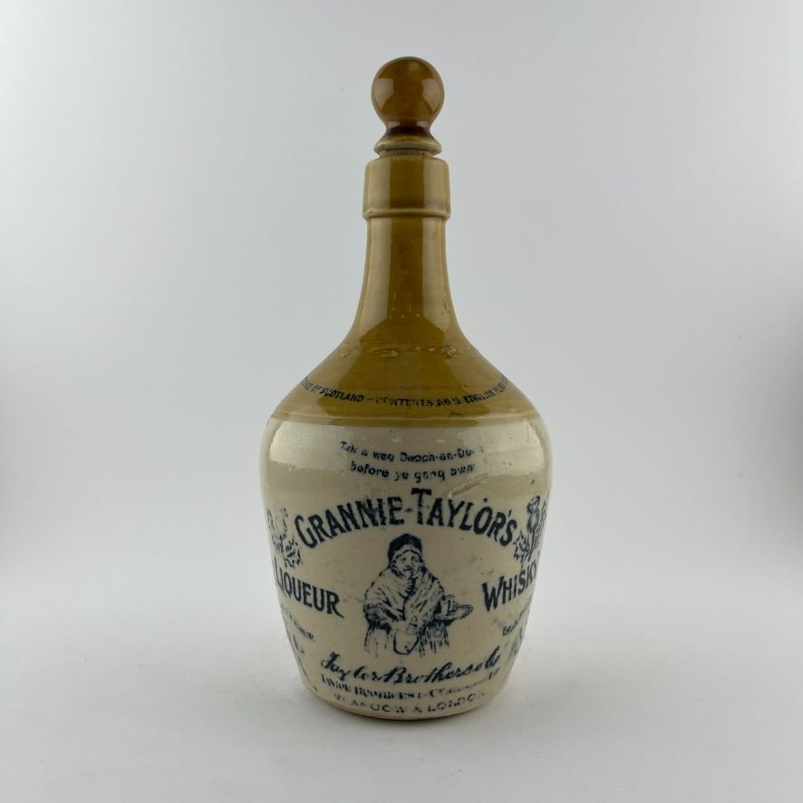 Tres botellas de whisky en gres - Imagen 11