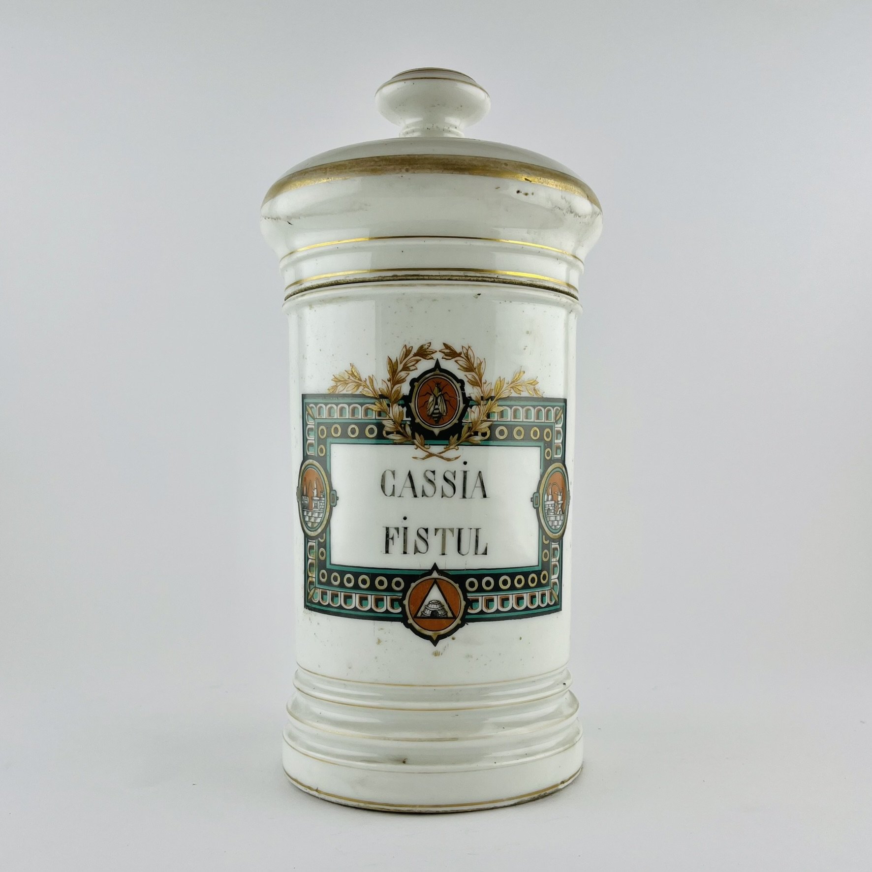 Cinco frascos de farmacia