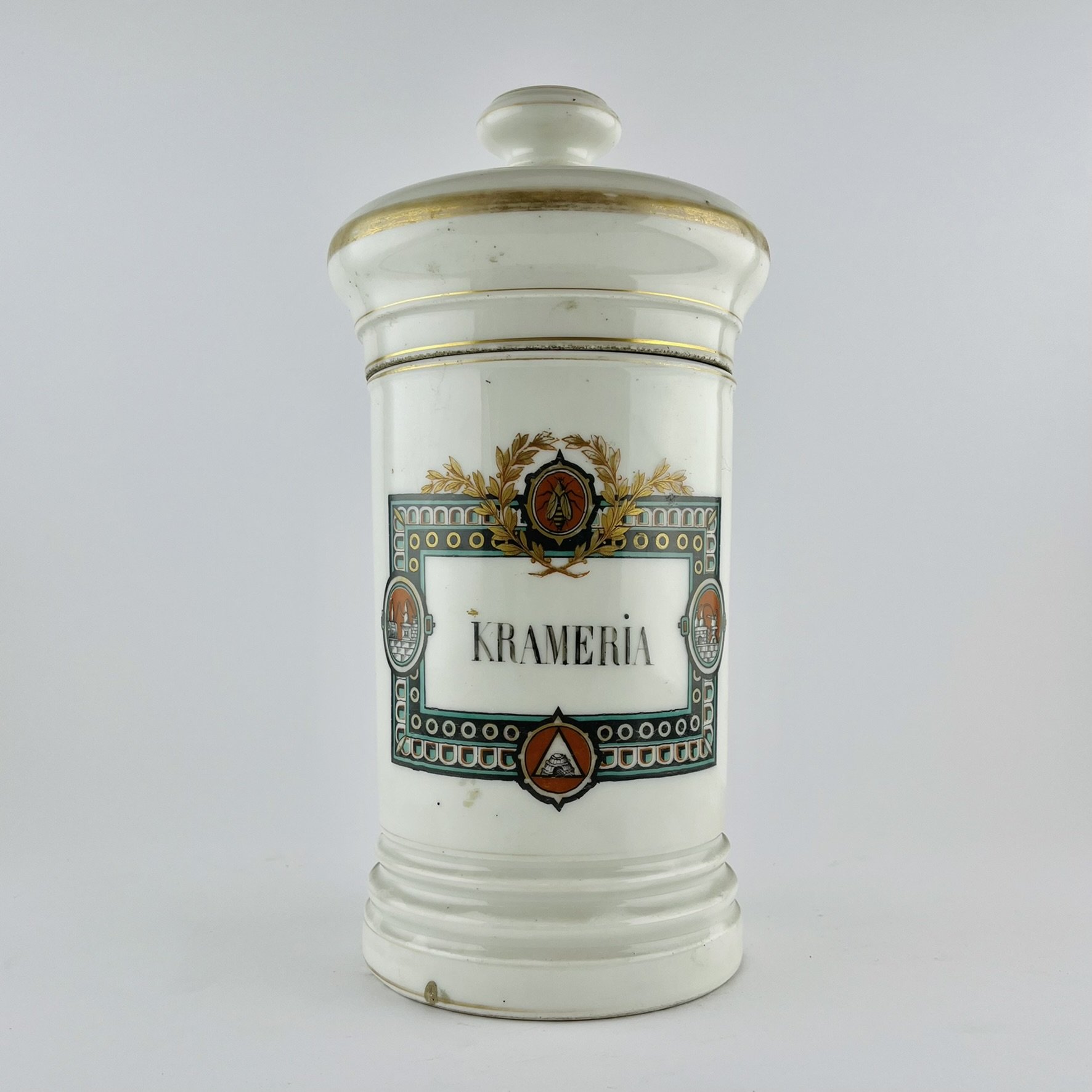 Cinco frascos de farmacia