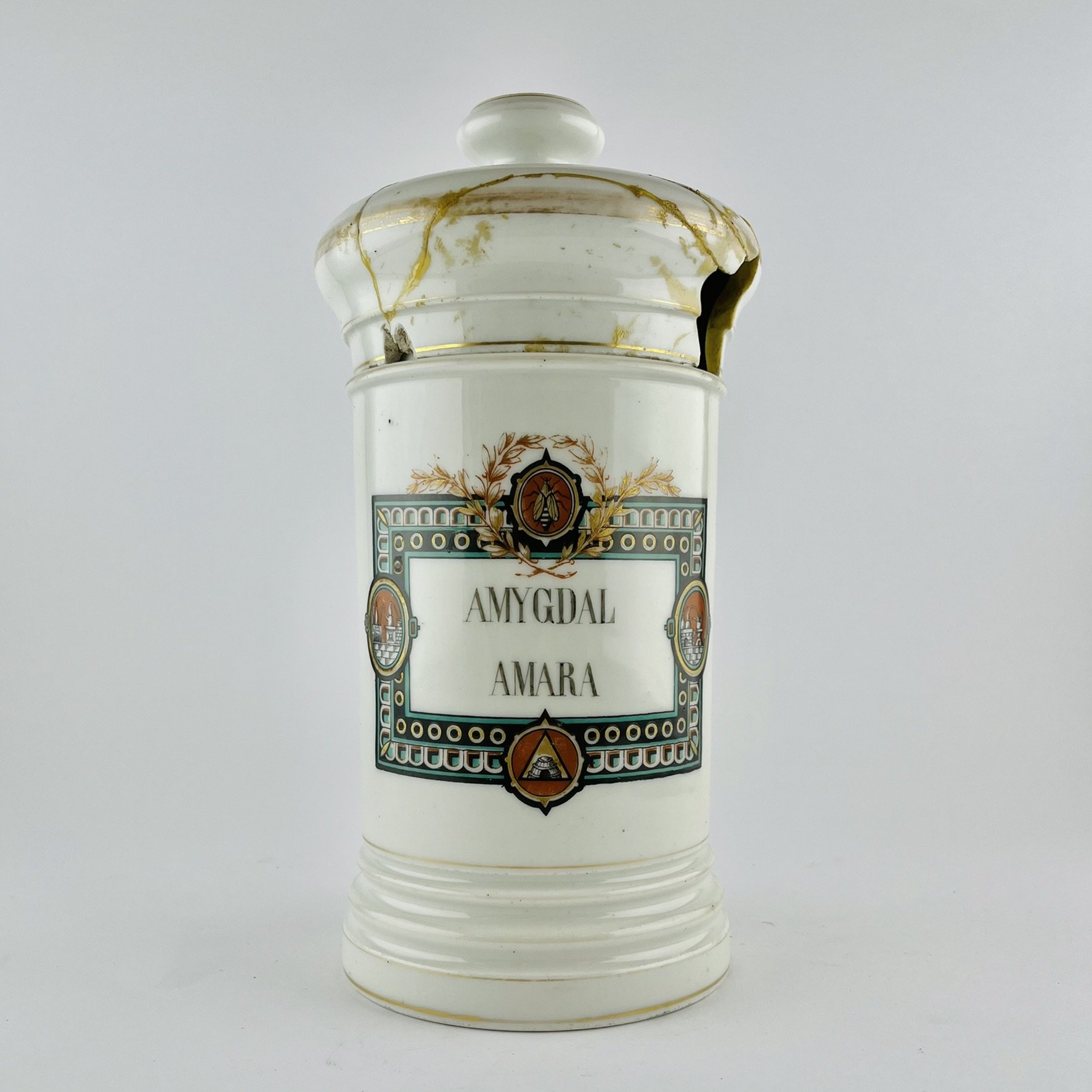 Cinco frascos de farmacia