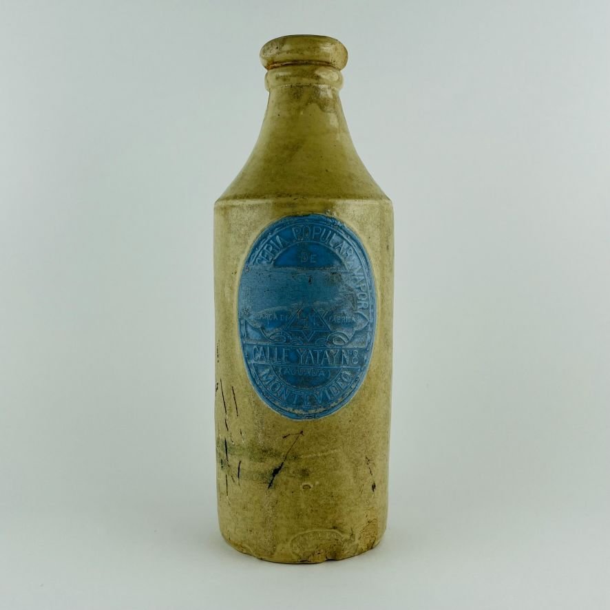 Botella uruguaya en gres