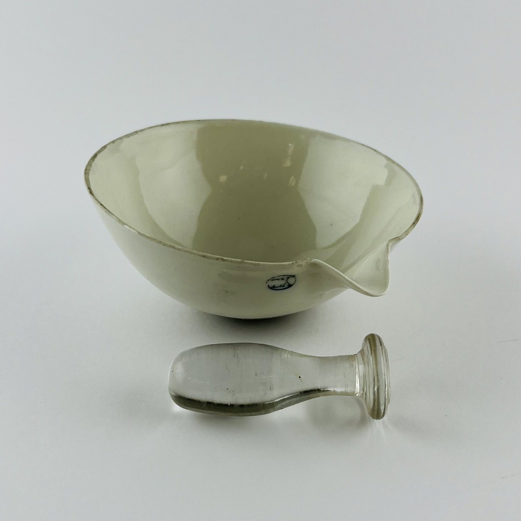 Mortero en porcelana