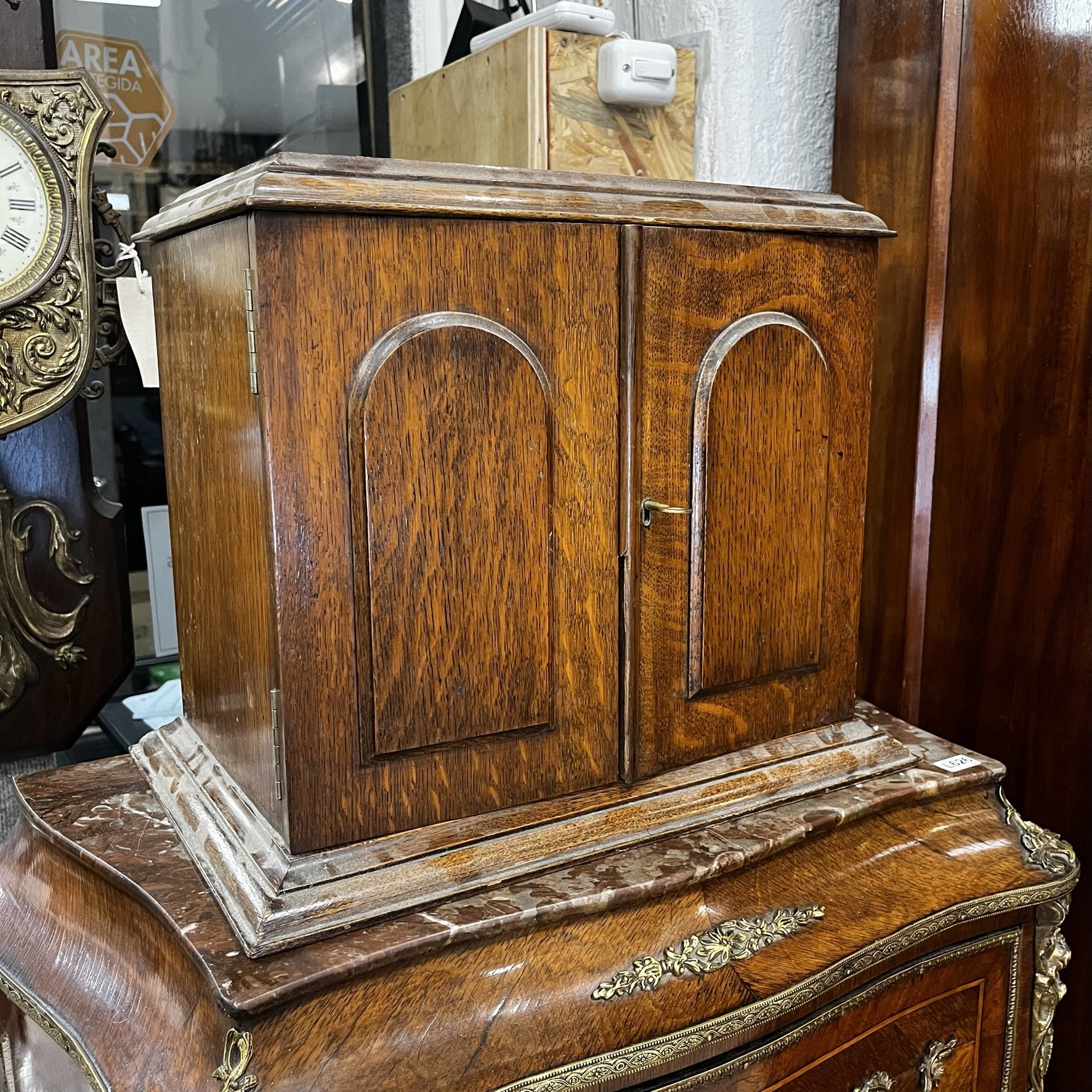 Boticario en roble - Imagen 2