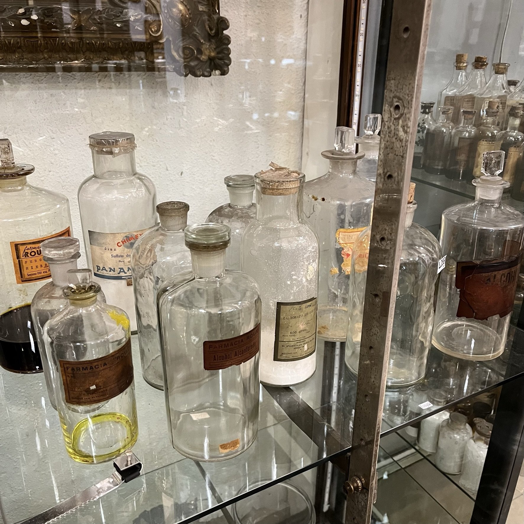 Lote de frascos de farmacia