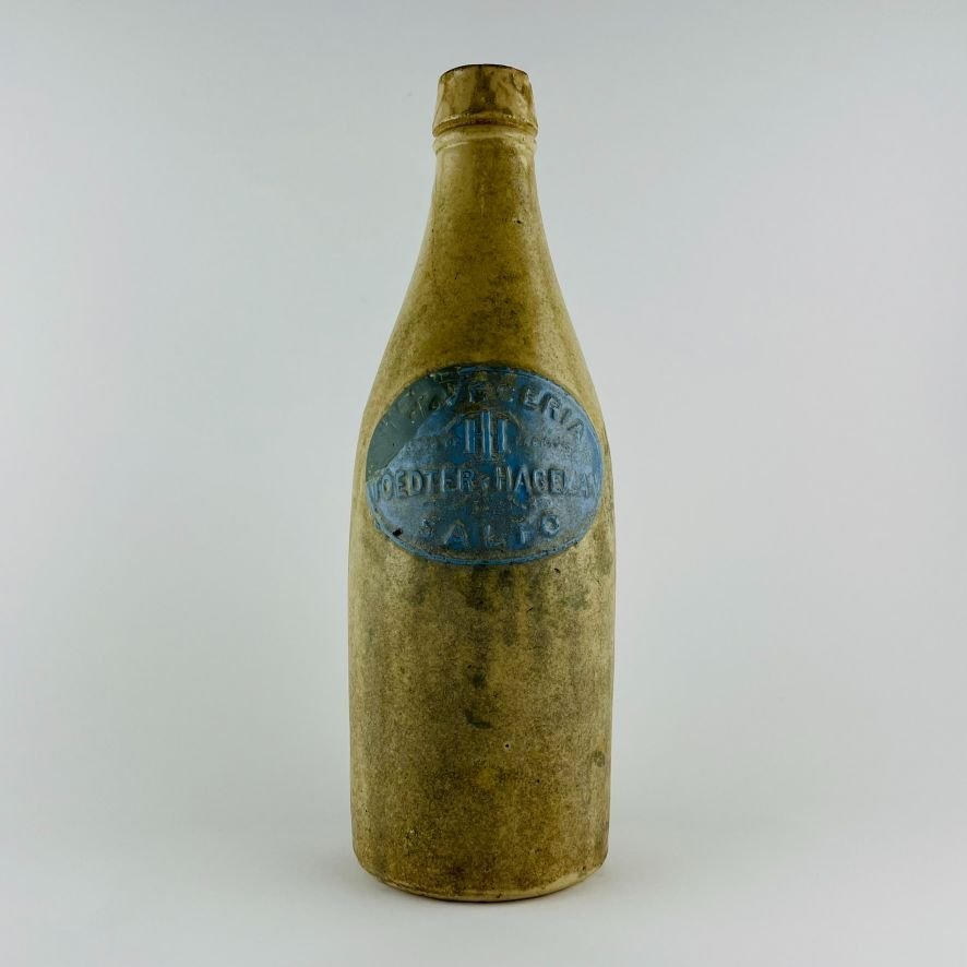 Botella uruguaya en gres