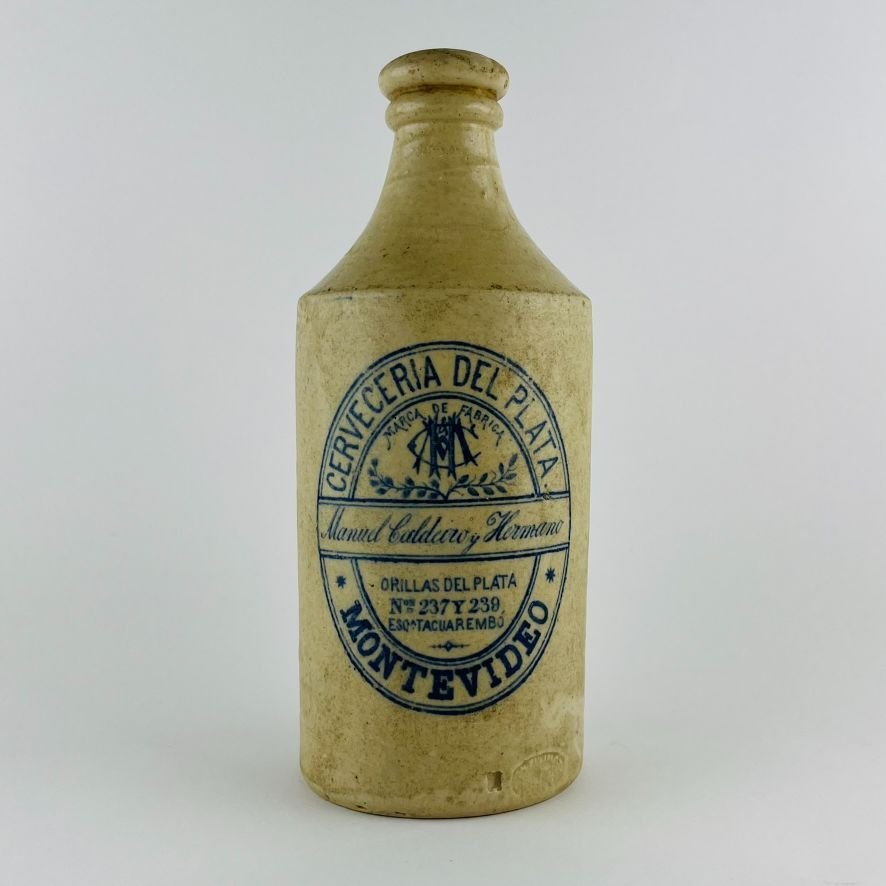 Botella uruguaya en gres