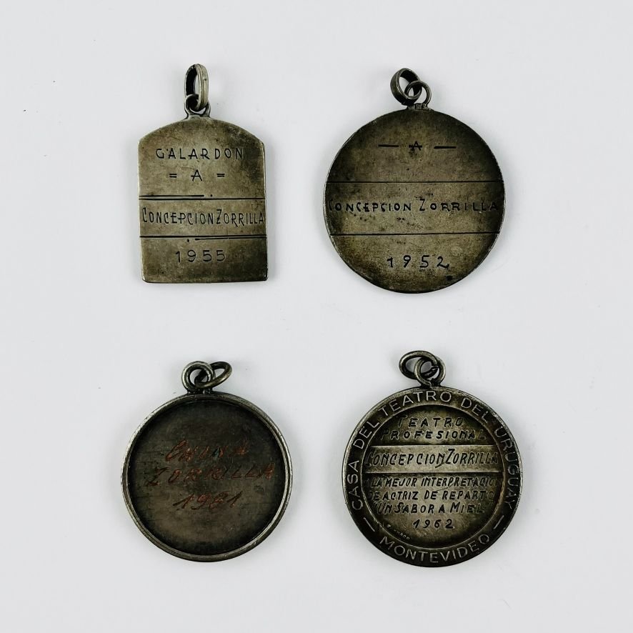Cuatro medallas - Imagen 2