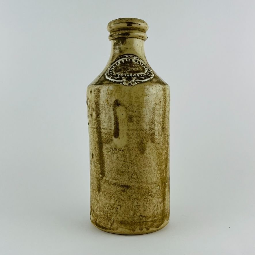 Botella uruguaya en gres