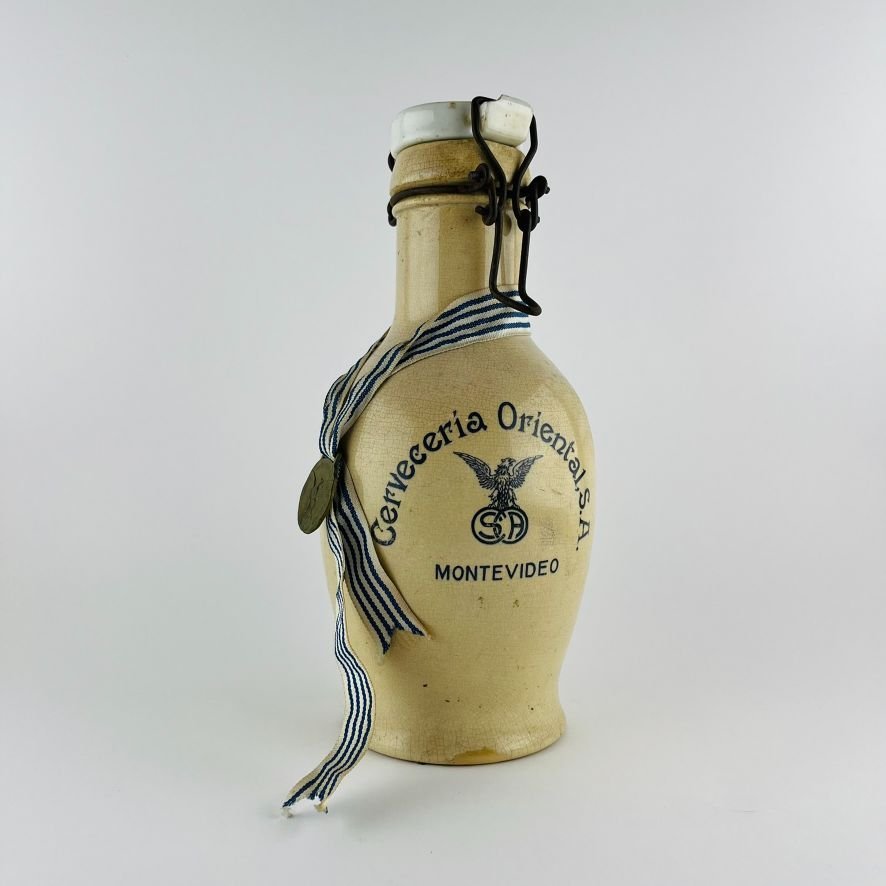 Botellón uruguayo en cerámica