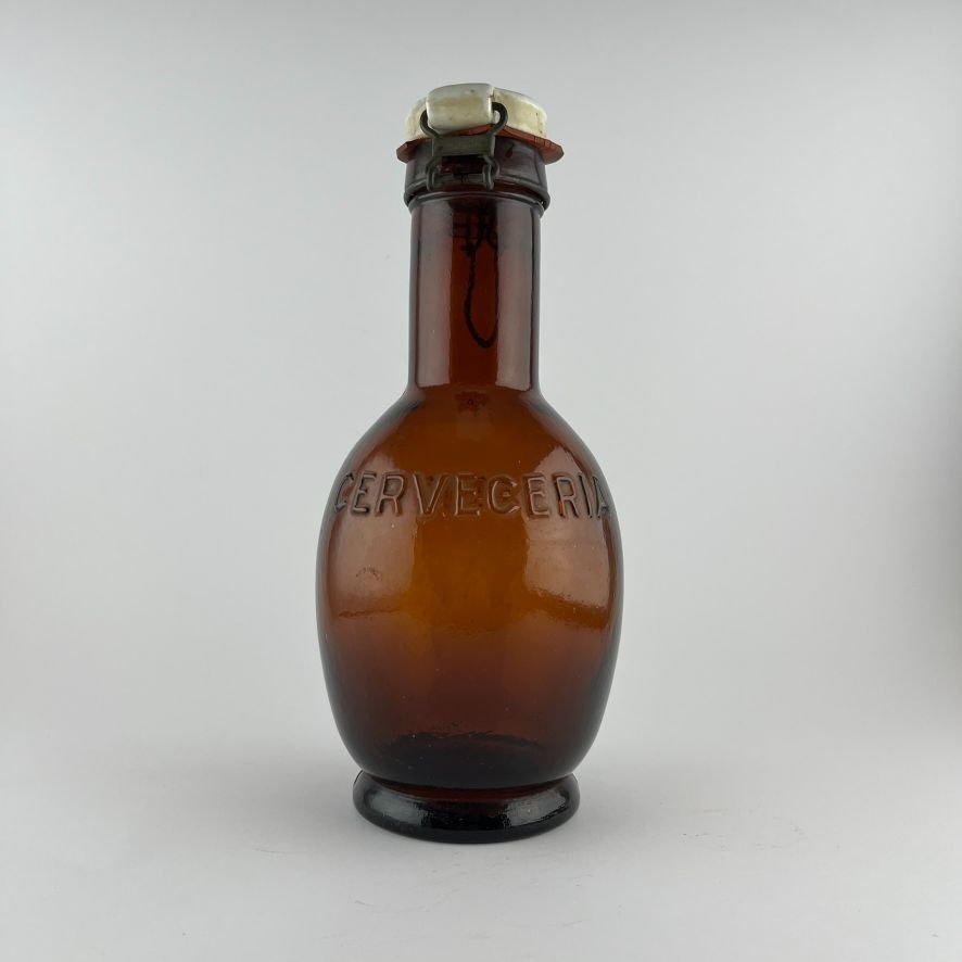 Botella uruguaya en vidrio