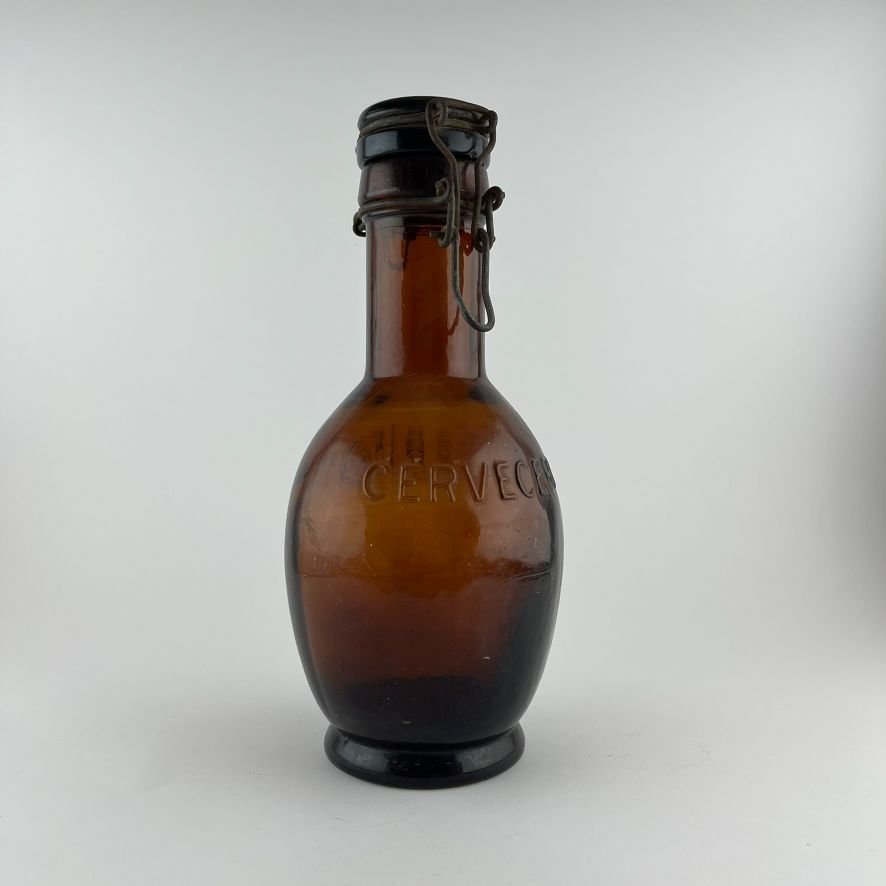 Botella uruguaya en vidrio