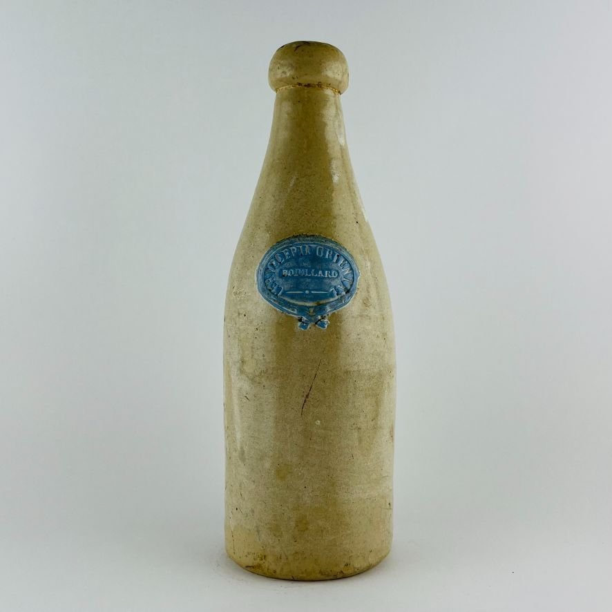 Botella uruguaya en gres