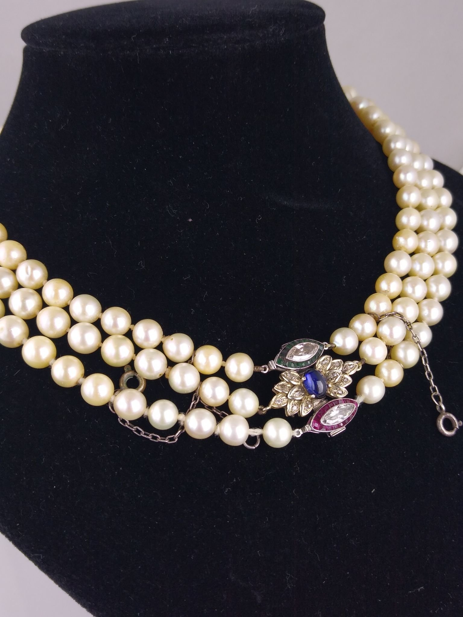 Collar perlas, oro, diamantes, rubíes, esmeraldas y zafiro - Imagen 2