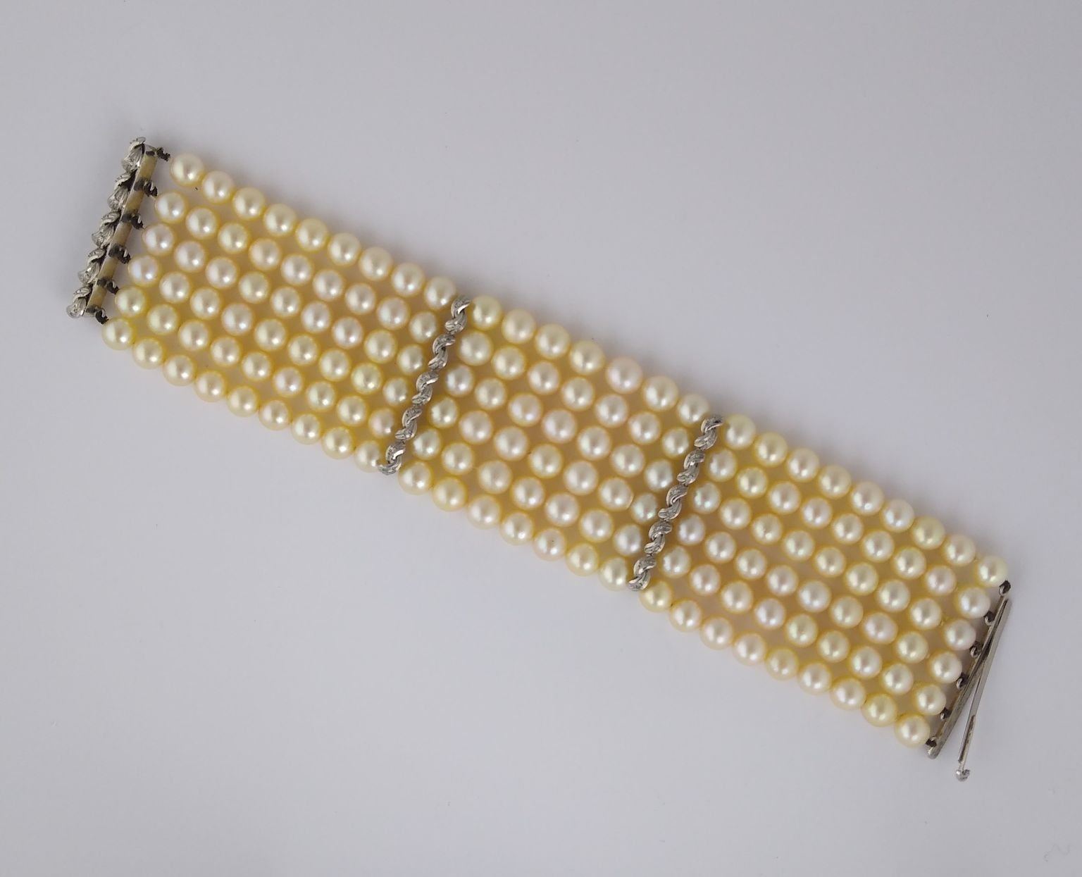 Pulsera perlas, oro 18 K y brillantes