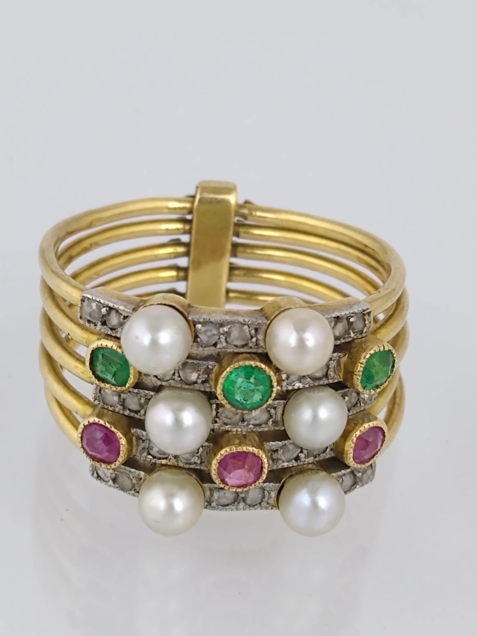 Anillo oro 18 K, perlas, diamantes, esmeraldas y rubíes - Imagen 2