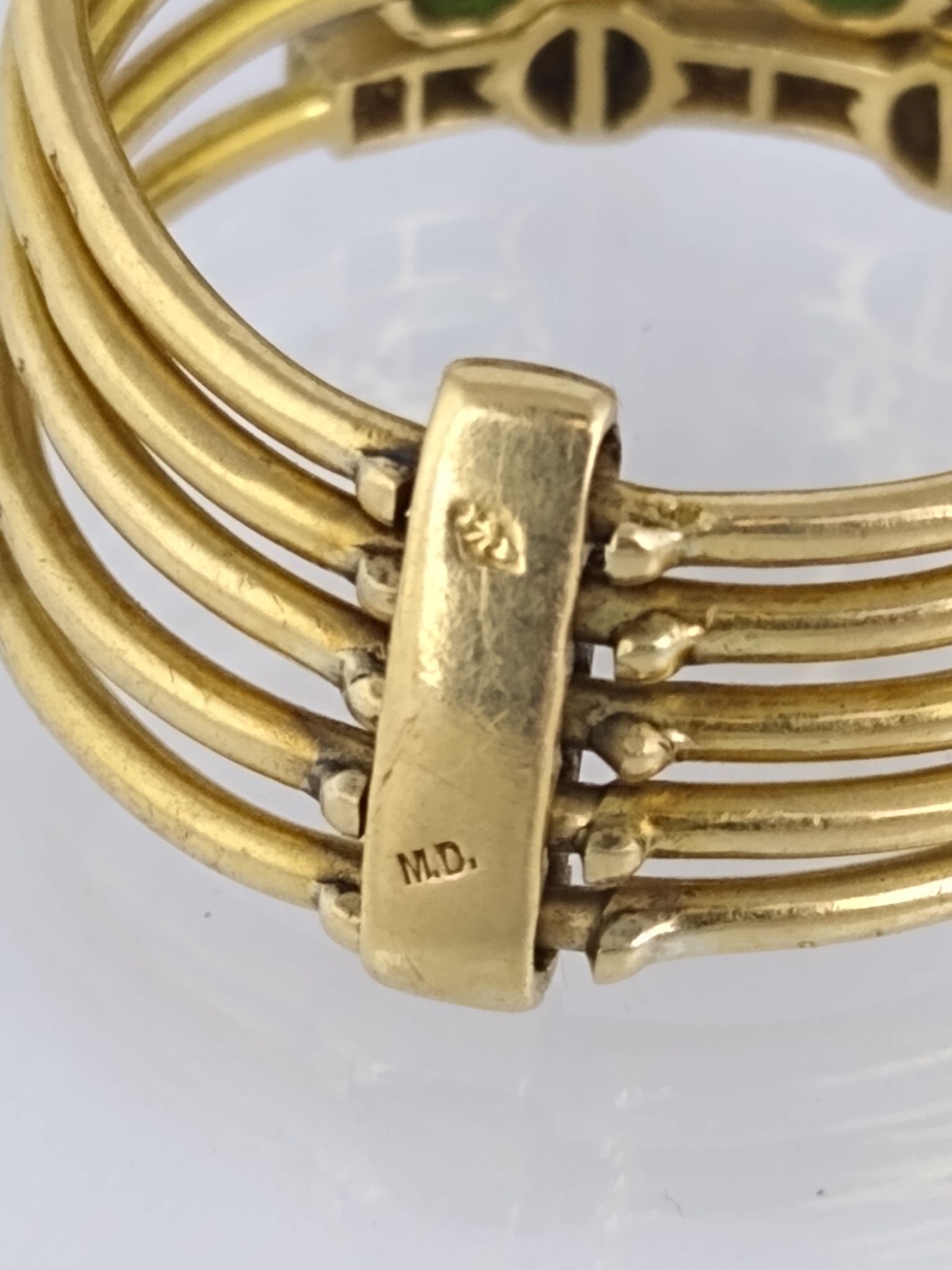 Anillo oro 18 K, perlas, diamantes, esmeraldas y rubíes - Imagen 3