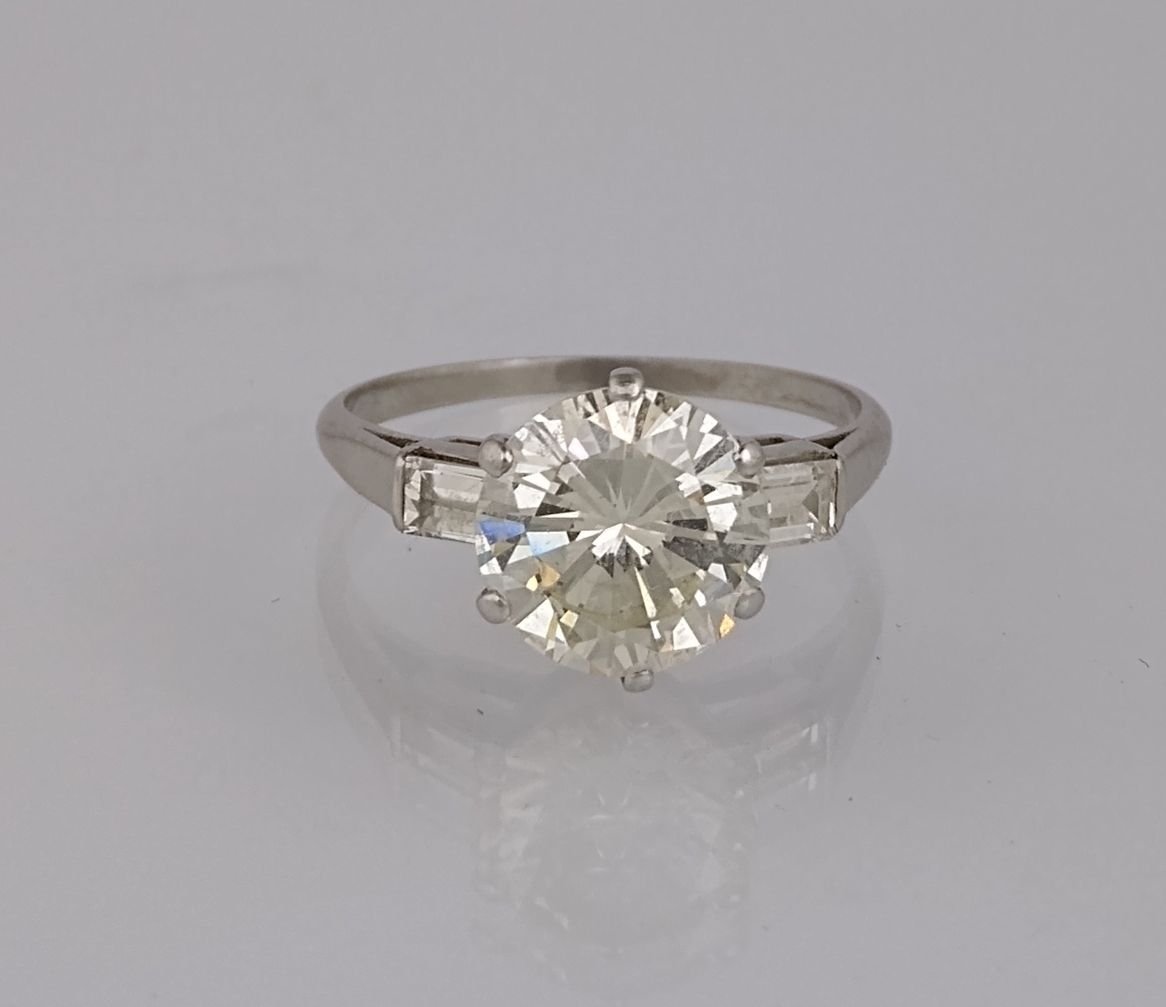 Anillo oro 18 K, brillante y diamantes - Imagen 2