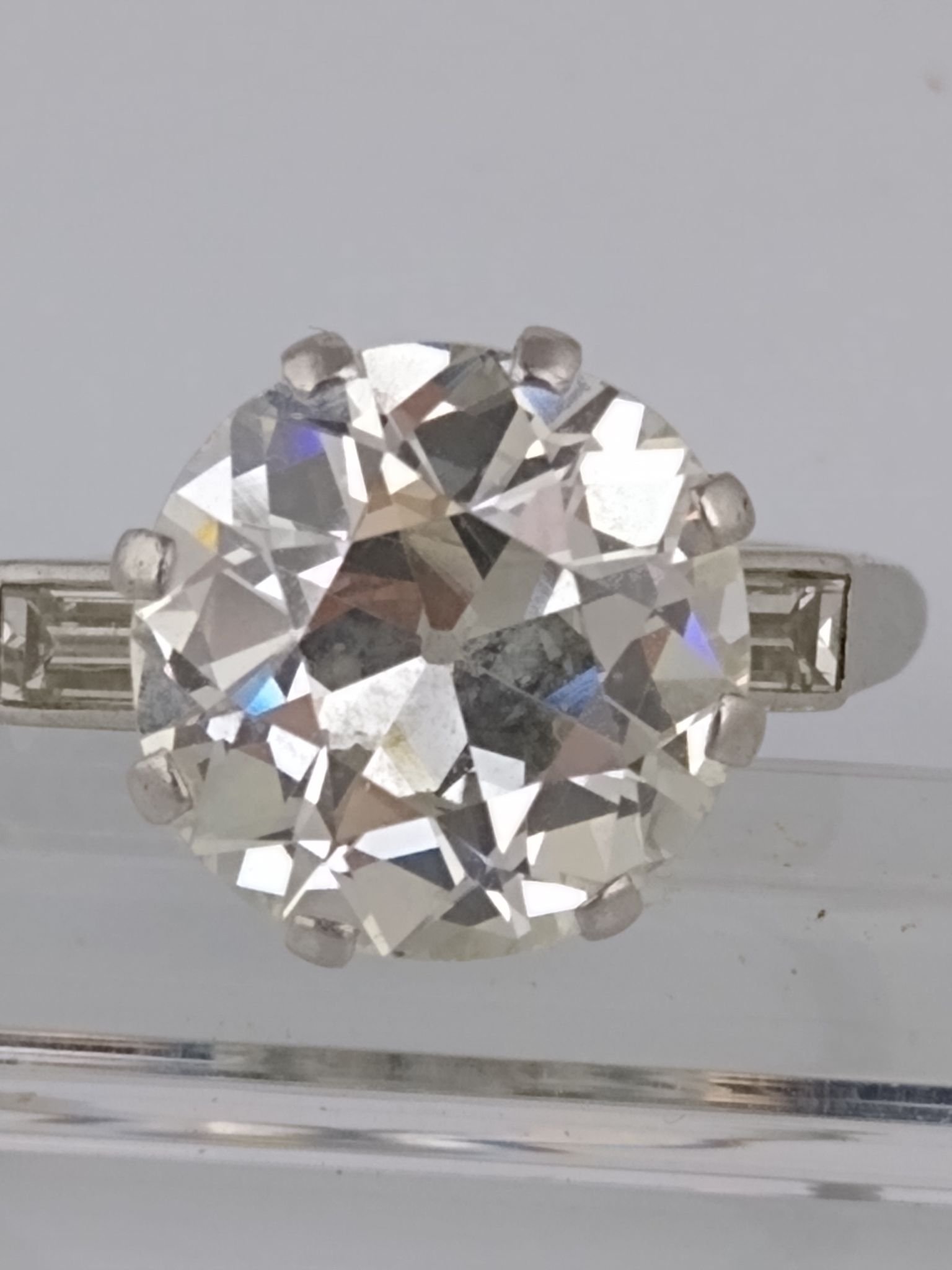 Anillo oro 18 K, brillante y diamantes - Imagen 3