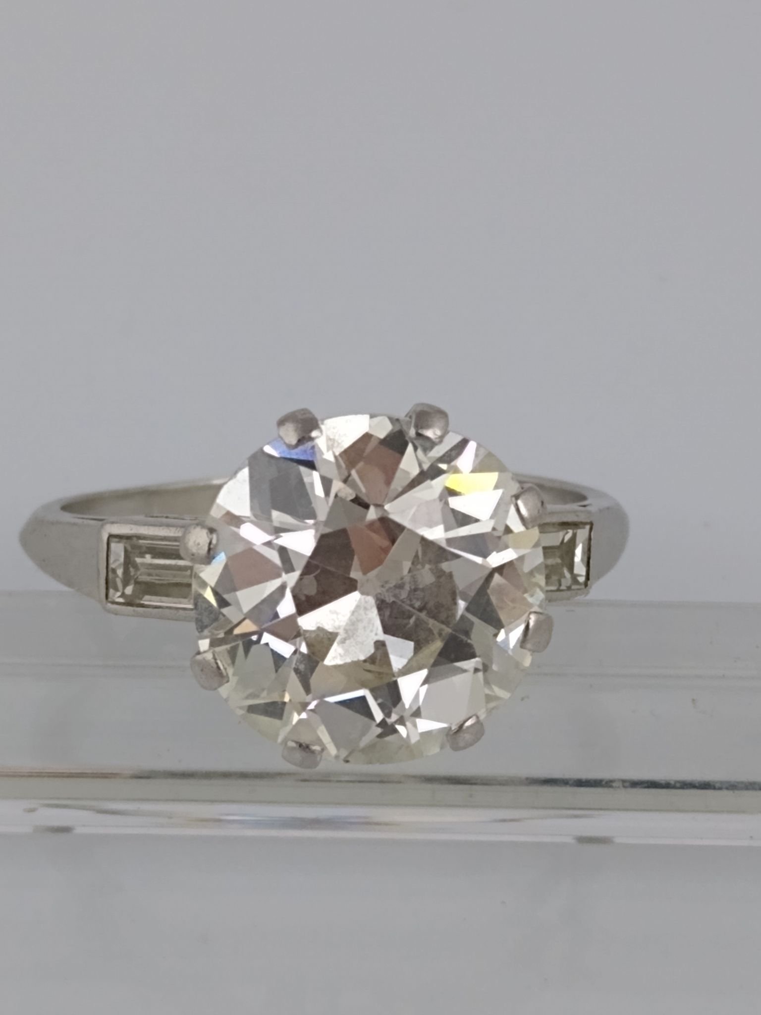 Anillo oro 18 K, brillante y diamantes - Imagen 4